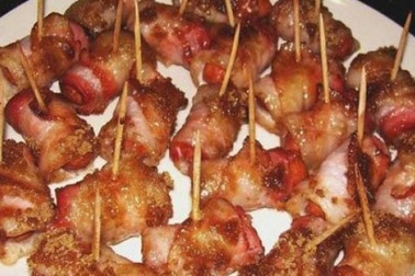 Cách làm thịt ba chỉ cuốn xúc xích nướng thơm lừng cho cả tuần no đủ