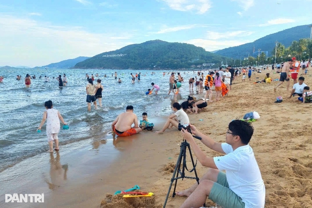 Thử nghiệm chuyến tàu khám phá tháp Chăm cổ kính tại Bình Định dịp 30/4 - 2 Thử nghiệm chuyến tàu khám phá tháp Chăm cổ kính tại Bình Định dịp 30/4 - 2