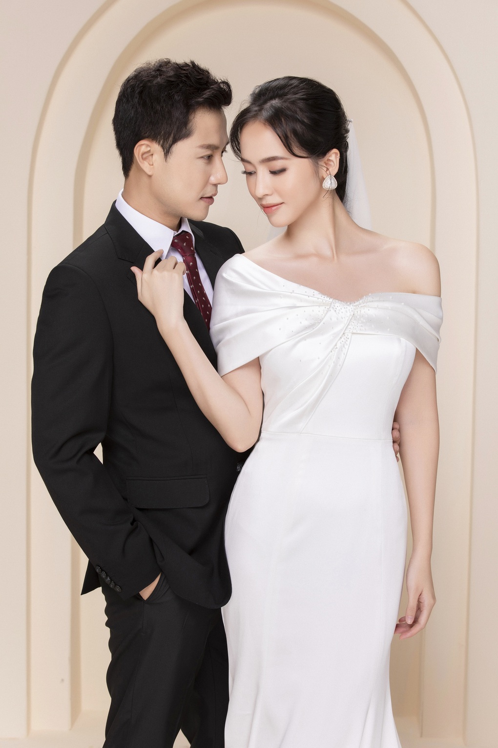 Thanh Sơn bất ngờ làm chú rể sau khi giành giải Cánh diều 2021 - 4 Thanh Sơn bất ngờ làm chú rể sau khi giành giải Cánh diều 2021 - 4