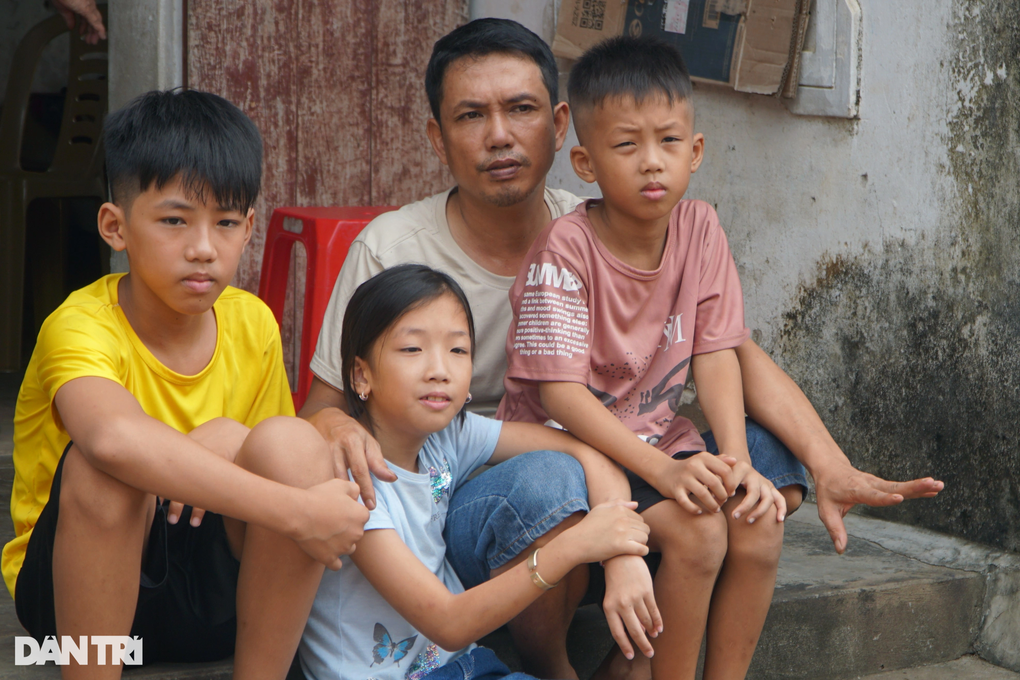 Người đàn ông bất lực nhìn vợ nằm quằn quại chờ chết - 2