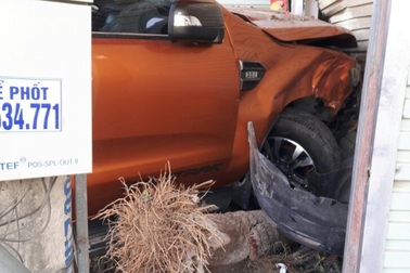 Nhóm thanh niên đi ô tô nghi truy sát đối phương