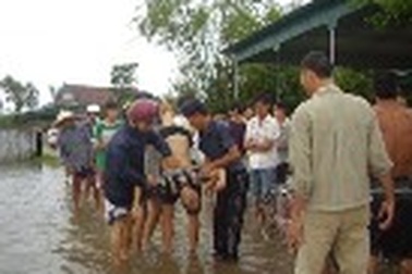 Thả lưới bắt cá băng lũ, một người dân chết đuối