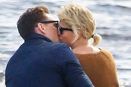 Quan hệ giữa Tom Hiddleston và Taylor Swift đang trục trặc?