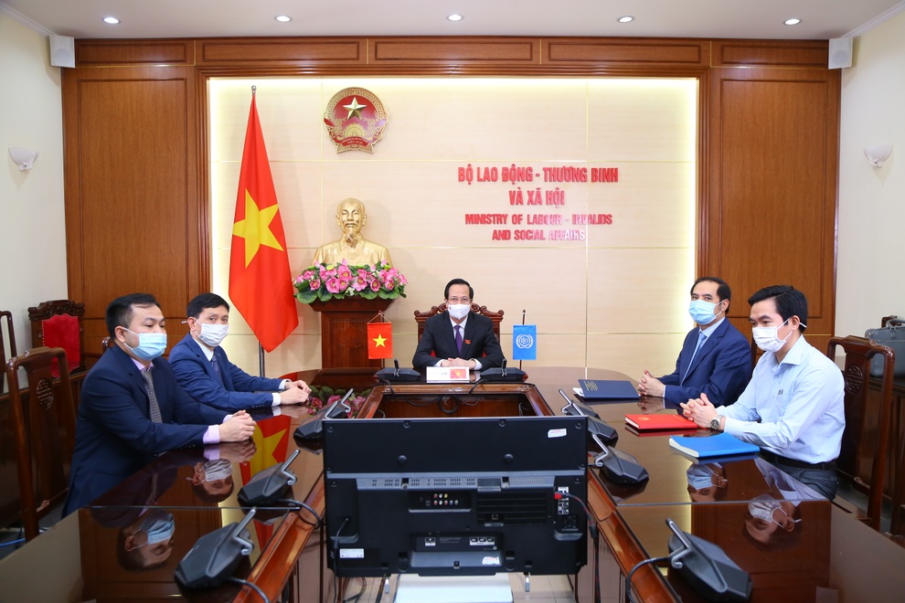 Bộ trưởng Đào Ngọc Dung: Con người là trung tâm phục hồi sau dịch Covid-19 - 2 Bộ trưởng Đào Ngọc Dung: Con người là trung tâm phục hồi sau dịch Covid-19 - 2