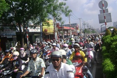 Khẩn trương xây dựng đề án thu phí bảo trì đường bộ