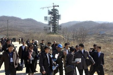 Trung kêu gọi “kiềm chế” sau vụ phóng tên lửa Triều Tiên