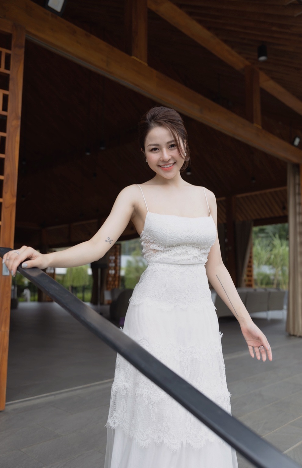 Hot girl thị phi Trâm Anh mượn cớ cổ vũ đội tuyển để quảng cáo cá độ - 4 Hot girl thị phi Trâm Anh mượn cớ cổ vũ đội tuyển để quảng cáo cá độ - 4