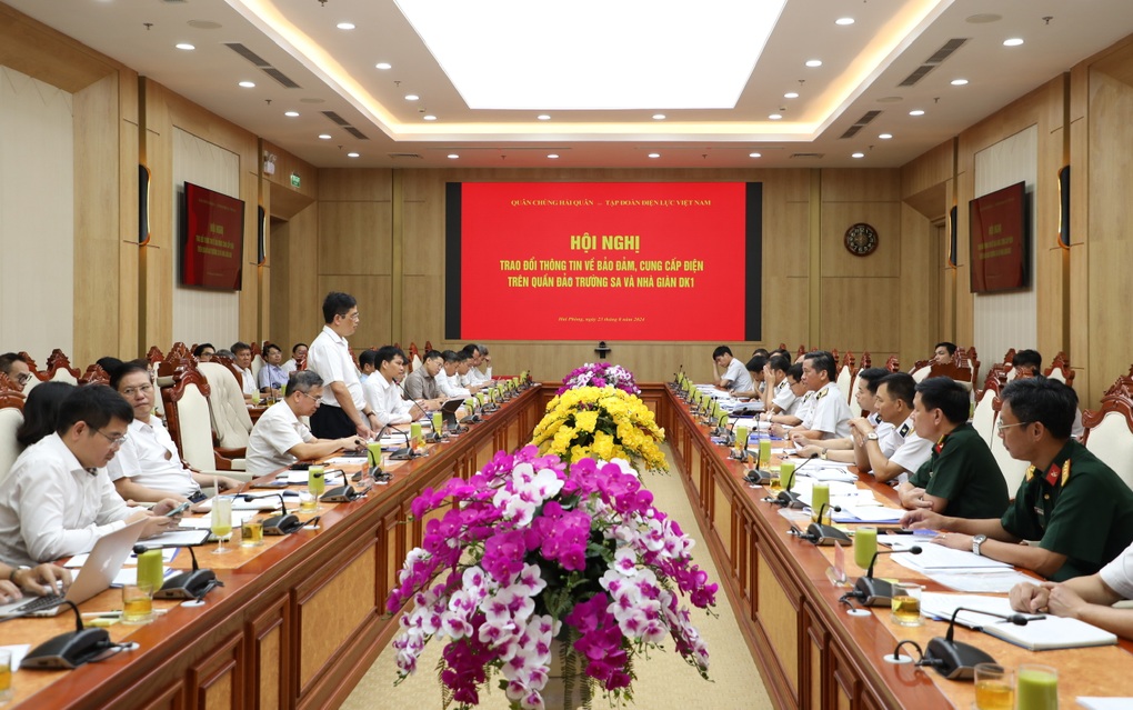 Đảm bảo cung cấp điện phục vụ quần đảo Trường Sa và nhà giàn DK1 - 3 Đảm bảo cung cấp điện phục vụ quần đảo Trường Sa và nhà giàn DK1 - 3