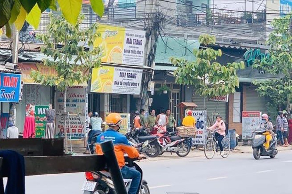 Hai cha con thương vong trong phòng trọ - 1 Hai cha con thương vong trong phòng trọ - 1