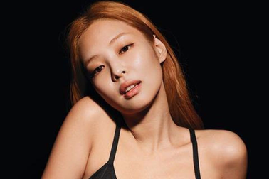 Động thái đầu tiên của công ty khi ảnh "nude" của Jennie bị phát tán