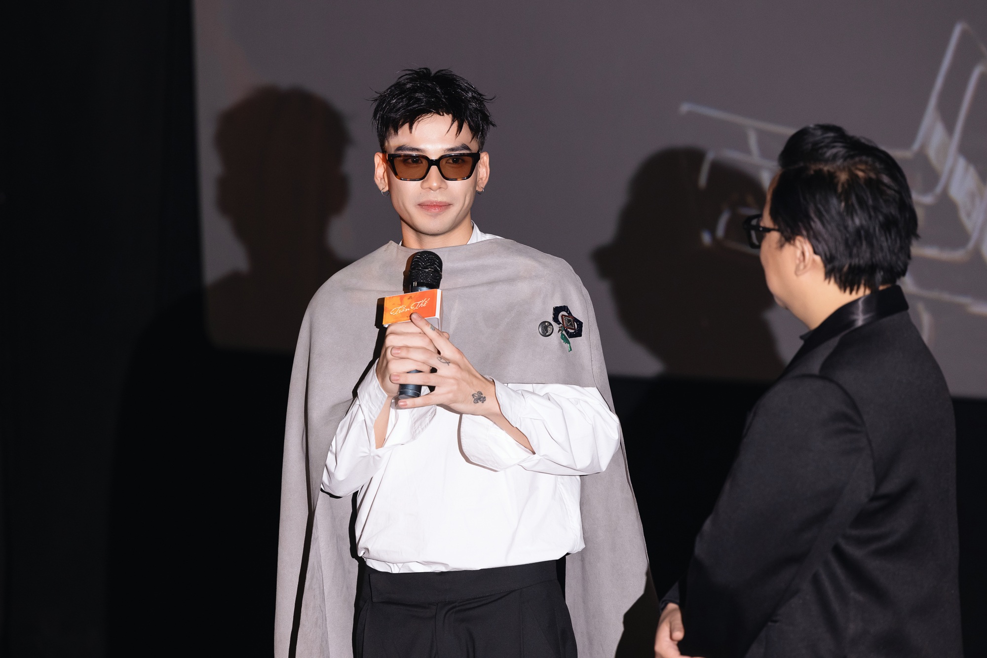 لم يعد ابن شقيق الموسيقي ترين كونغ سون يشعر بالضغط بسبب خلفيته - 1 Cháu nhạc sĩ Trịnh Công Sơn không còn áp lực vì xuất thân của mình - 1