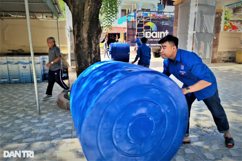 Bạn đọc Dân trí trí tiếp tục hướng về đồng bào vùng lũ quét - 4 Bạn đọc Dân trí trí tiếp tục hướng về đồng bào vùng lũ quét - 4