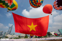 TPHCM thả thử nghiệm đại kỳ 1.800m2 chào mừng Quốc khánh 2/9