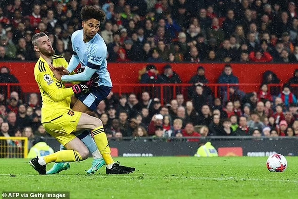 HLV Erik Ten Hag: Man Utd suýt trả giá vì những sai lầm ngớ ngẩn - 3 HLV Erik Ten Hag: Man Utd suýt trả giá vì những sai lầm ngớ ngẩn - 3