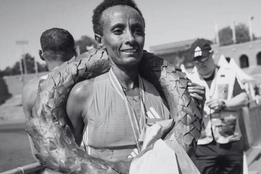 Nhà vô địch marathon qua đời thương tâm ở tuổi 30