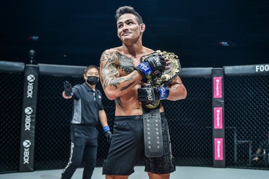 Võ sĩ Thành Lê: Đóa hoa nở muộn của làng MMA