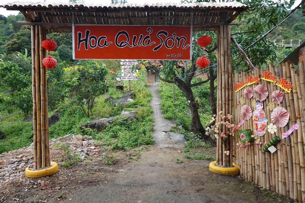 Nhiều điểm du lịch mọc trái phép trên núi ở Quy Nhơn - 1 Nhiều điểm du lịch mọc trái phép trên núi ở Quy Nhơn - 1