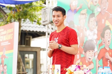 Tiền vệ Đỗ Hùng Dũng: Không có thành công nào mà không phải trả giá