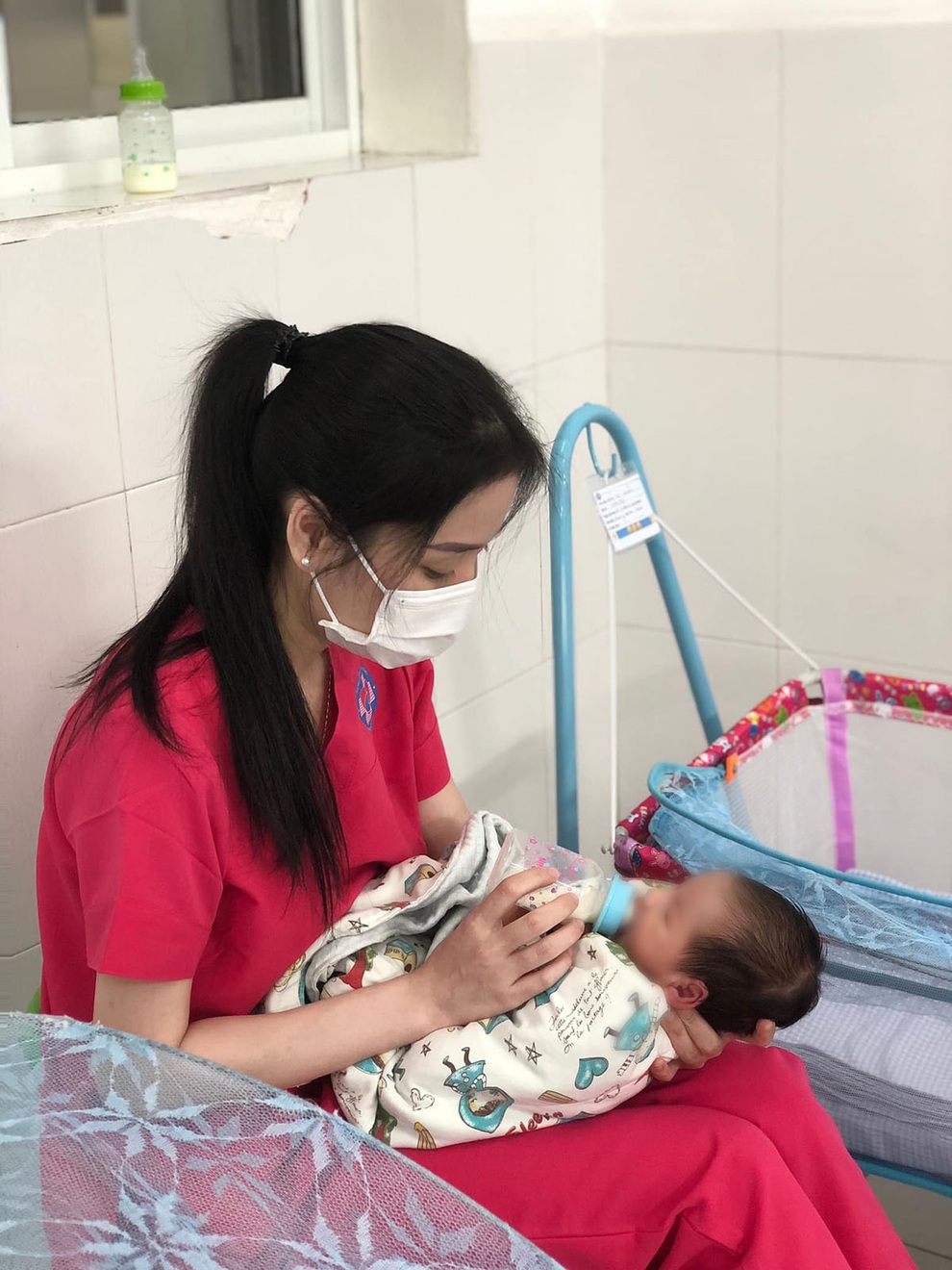 Nữ tiếp viên hàng không làm mẹ bất đắc dĩ vì dịch Covid-19 - 2 Nữ tiếp viên hàng không làm mẹ bất đắc dĩ vì dịch Covid-19 - 2