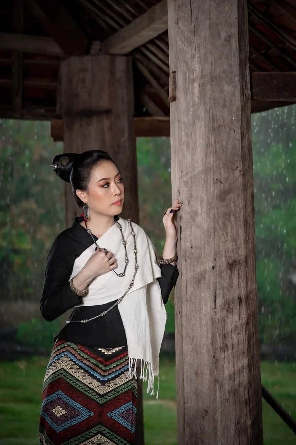 Nhan sắc hoa hậu Lào vừa trả lại vương miện vì nghi án khai gian tuổi - 7 Nhan sắc hoa hậu Lào vừa trả lại vương miện vì nghi án khai gian tuổi - 7