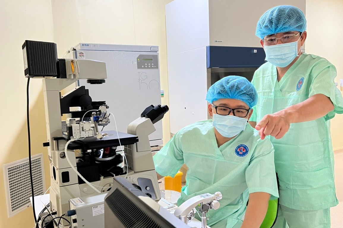 Lần đầu tiên tại Việt Nam: Vợ mang thai với chồng... không có tinh trùng - 3 Lần đầu tiên tại Việt Nam: Vợ mang thai với chồng... không có tinh trùng - 3
