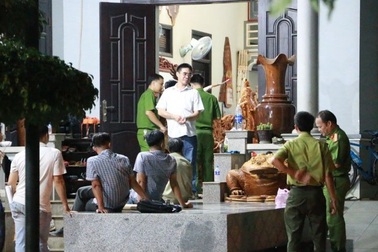 Kỷ luật 5 cán bộ kiểm lâm liên quan vụ bắt trùm gỗ lậu Phượng “râu”