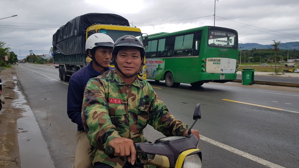 Tấm lòng cao cả của ông Được xe ôm mê công tác khuyến học - 1 Tấm lòng cao cả của ông Được xe ôm mê công tác khuyến học - 1