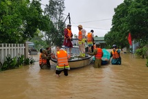 Thủy điện xả lũ, nước sông đang lên, nguy cơ "lụt chồng lụt"