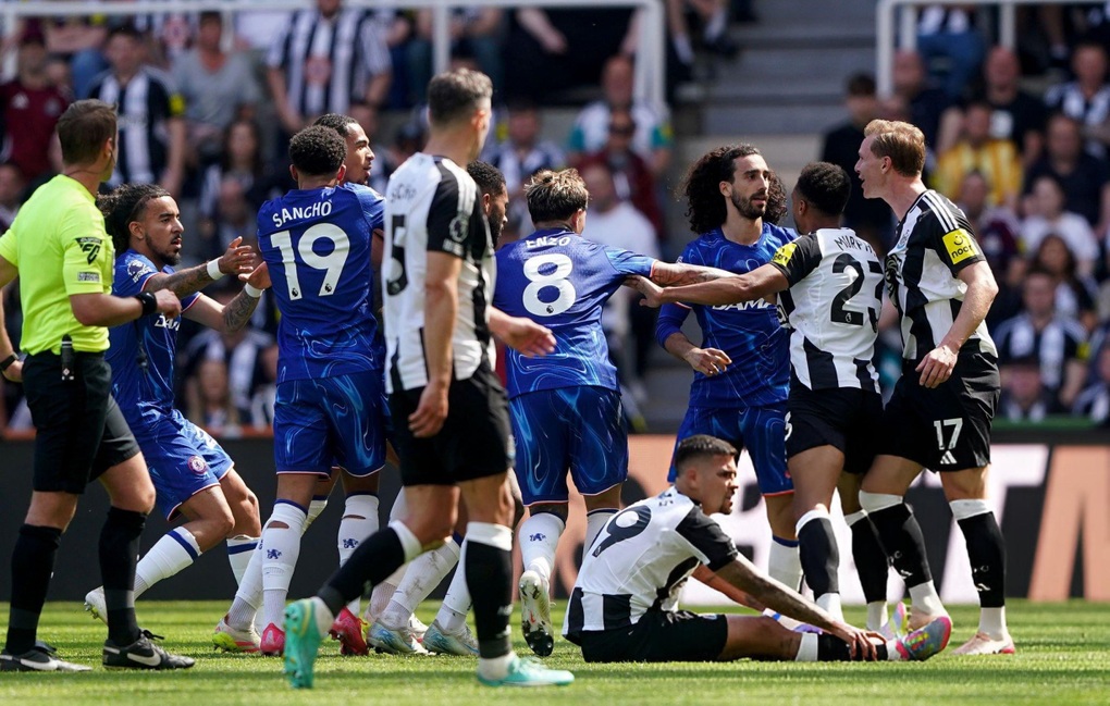 Gục ngã trước Newcastle, Chelsea có nguy cơ mất suất dự Champions League - 2 Gục ngã trước Newcastle, Chelsea có nguy cơ mất suất dự Champions League - 2