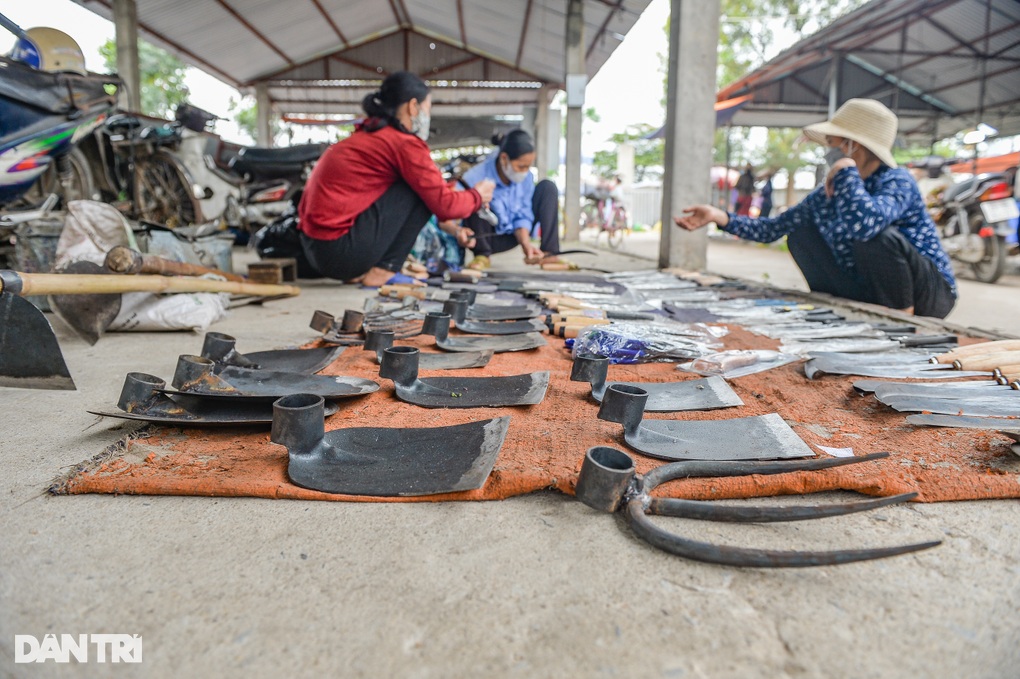 Giới trẻ thích thú đến chợ phiên ở Hà Nội vì một món ăn đặc biệt - 6 Giới trẻ thích thú đến chợ phiên ở Hà Nội vì một món ăn đặc biệt - 6