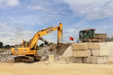 Vì sao đập tràn ở Nghệ An bất ngờ sập giữa mùa nắng hạn?