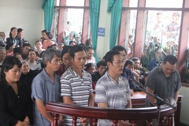 Cản trở hàng trăm học sinh đến trường, nhiều phụ huynh lĩnh án