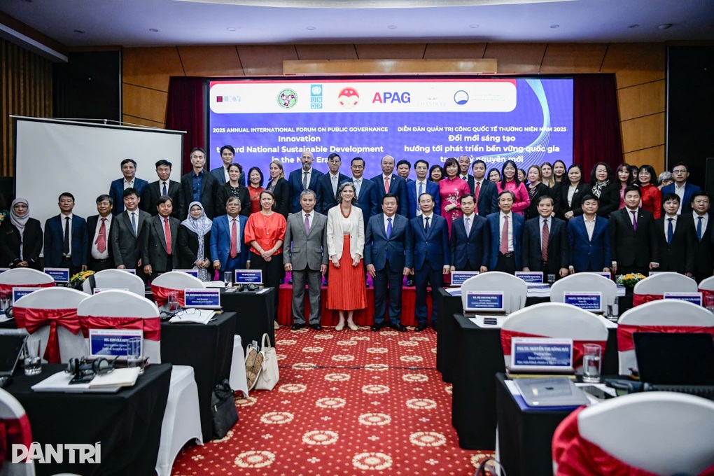 Mỗi công chức, viên chức là tác nhân đổi mới trong nền công vụ hiện đại - 1 Mỗi công chức, viên chức là tác nhân đổi mới trong nền công vụ hiện đại - 1