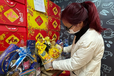 Chiến tranh lạnh vì chồng biếu Tết bố mẹ 15 triệu đồng, vợ nói "quá nhiều"