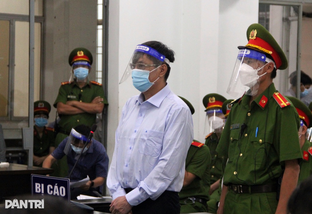 Đề nghị truy tố 2 cựu Chủ tịch Khánh Hòa gây thất thoát hơn 60 tỷ đồng - 3 Đề nghị truy tố 2 cựu Chủ tịch Khánh Hòa gây thất thoát hơn 60 tỷ đồng - 3