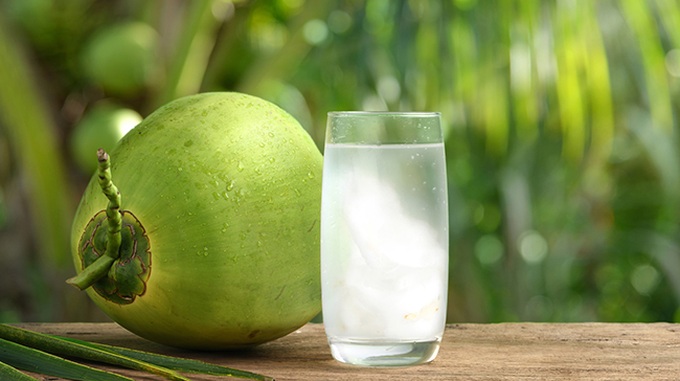 Dừa là loại nước uống chứa nhiều chất dinh dưỡng, khoáng và chất chống oxy hóa.