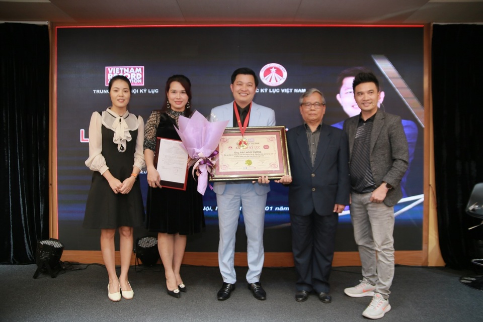 Đào Ngọc Cường xác nhận kỷ lục “Diễn giả được mời nhiều nhất tại các trường” - 4 Đào Ngọc Cường xác nhận kỷ lục “Diễn giả được mời nhiều nhất tại các trường” - 4