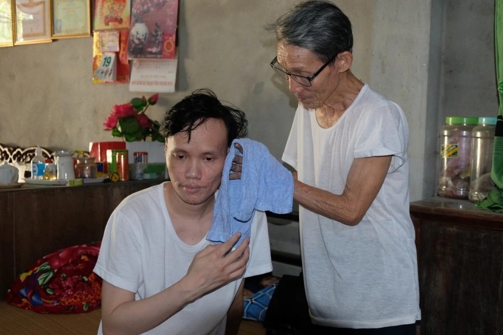Nước mắt người lính và nỗi đau cơm áo cho những đứa con da cam - 1 Nước mắt người lính và nỗi đau cơm áo cho những đứa con da cam - 1