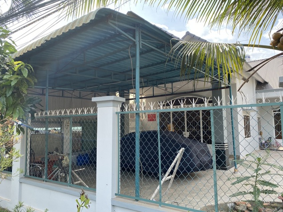 Lãnh đạo huyện nhận nhà nghĩa tình khủng phải trả lại 110 triệu đồng! - 5 Lãnh đạo huyện nhận nhà nghĩa tình khủng phải trả lại 110 triệu đồng! - 5