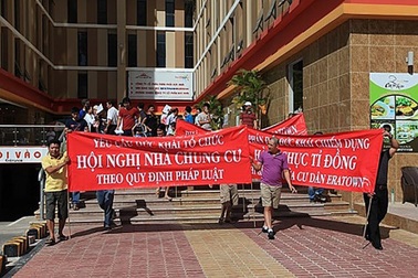 Phí bảo trì chung cư: Nộp từ đầu cho chủ đầu tư là "giao trứng cho ác"