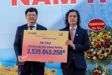 SHB trao tặng 150 bộ máy tính cho trường Đại học Thái Bình