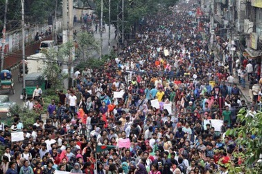 Vụ tai nạn giao thông làm tê liệt thành phố 18 triệu dân