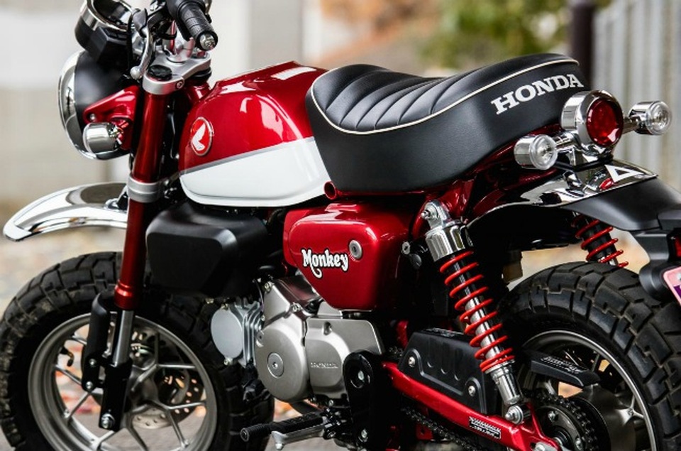 Đẹp lung linh xế khỉ Honda Monkey giữa mùa lá rụng - 7 Đẹp lung linh xế khỉ Honda Monkey giữa mùa lá rụng - 7