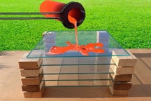 Đổ thử dung nham lên kính chống đạn và cái kết bất ngờ