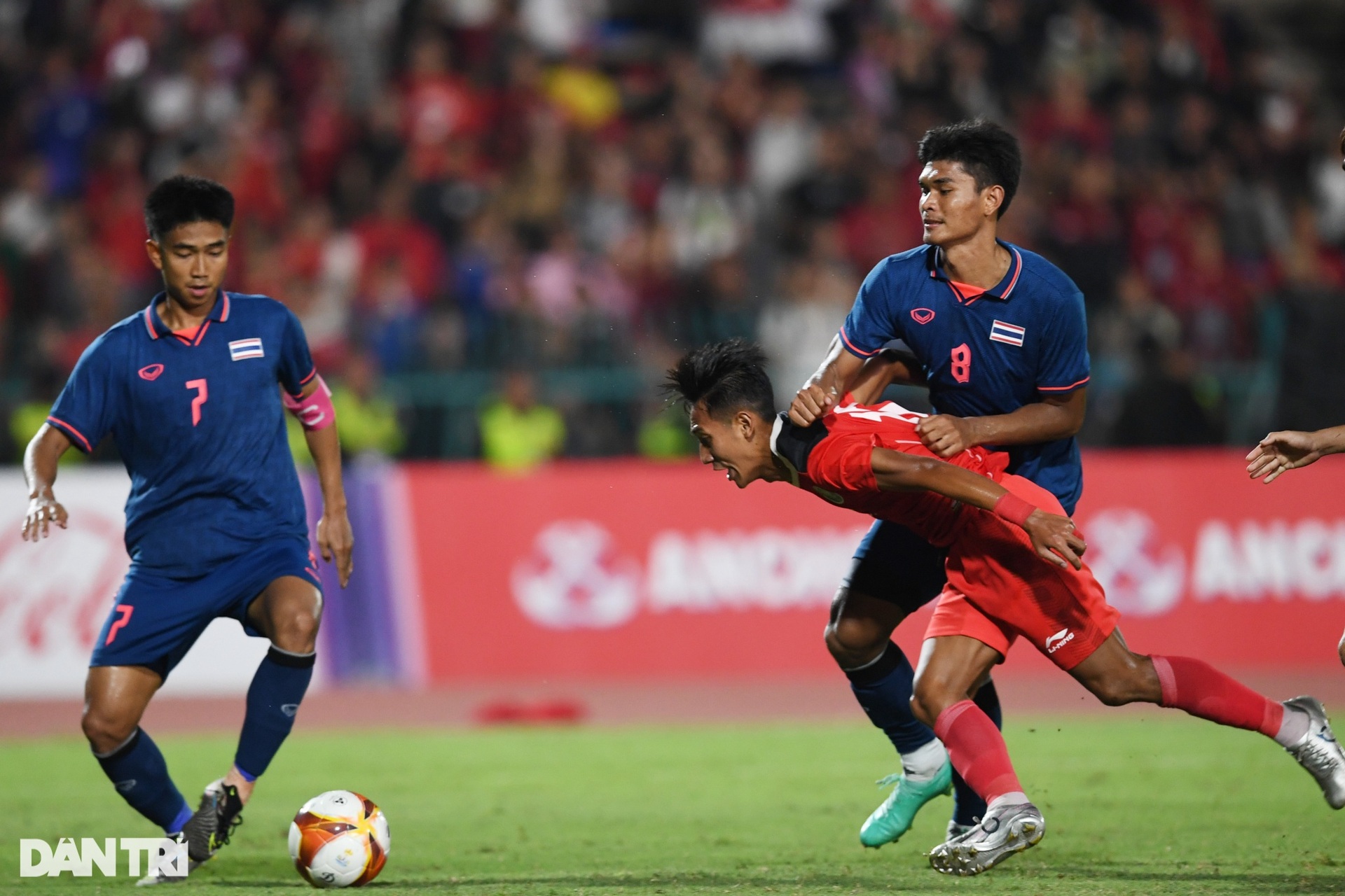 Beckham bật khóc sau khoảnh khắc thay đổi lịch sử bóng đá Indonesia - 1 Beckham bật khóc sau khoảnh khắc thay đổi lịch sử bóng đá Indonesia - 1