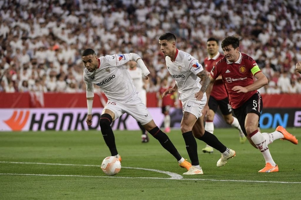 Maguire, De Gea mắc lỗi khiến Man Utd thua 0-3 trước Sevilla - 2 Maguire, De Gea mắc lỗi khiến Man Utd thua 0-3 trước Sevilla - 2
