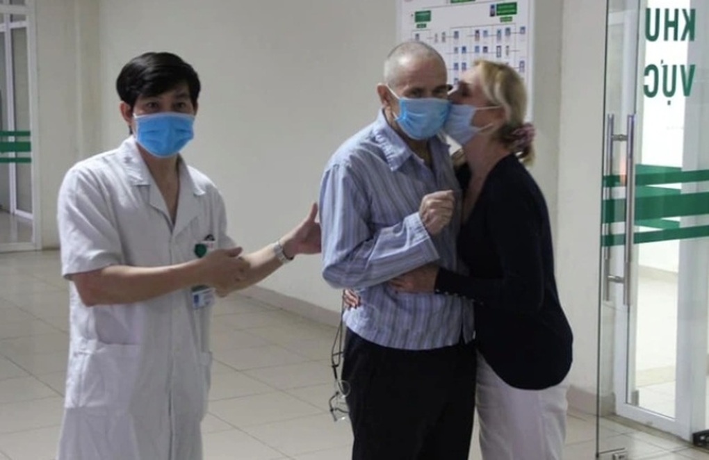 Vợ chồng cựu F0 người Anh: Bác sĩ Việt Nam quá phi thường! - 3 Vợ chồng cựu F0 người Anh: Bác sĩ Việt Nam quá phi thường! - 3