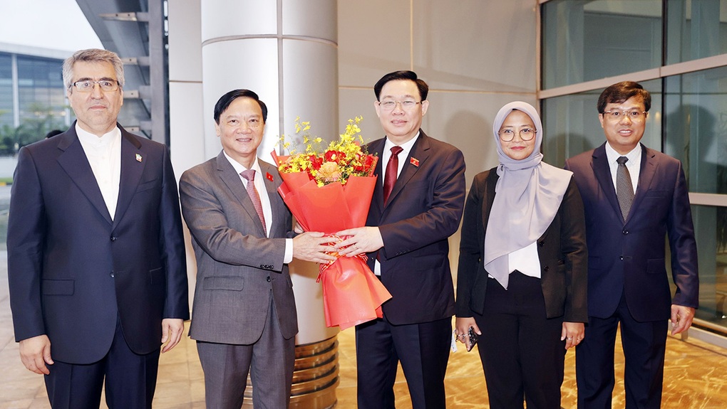 Chủ tịch Quốc hội lên đường dự AIPA-44, thăm chính thức Indonesia và Iran - 2 Chủ tịch Quốc hội lên đường dự AIPA-44, thăm chính thức Indonesia và Iran - 2
