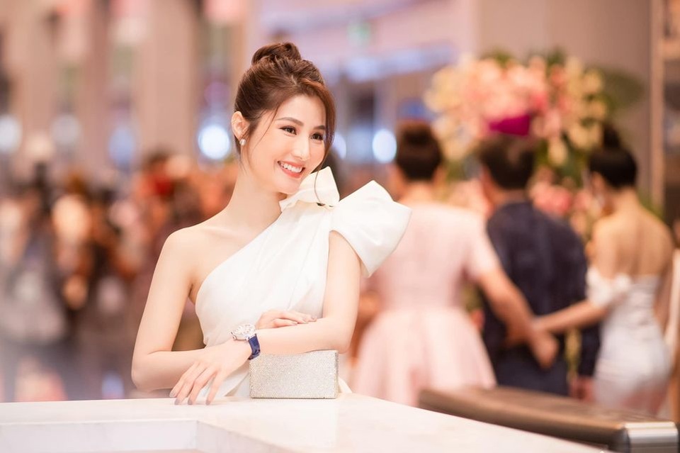 Gương mặt lúc tròn lúc dài, Diễm My Tình yêu và tham vọng phân trần - 6 Gương mặt lúc tròn lúc dài, Diễm My Tình yêu và tham vọng phân trần - 6