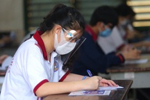 Điểm chuẩn ĐH Ngân hàng TPHCM tăng mạnh, ĐH Quốc tế "dễ thở" hơn